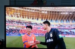 阿贾克斯错失单刀球，泰山门将神勇扑救成最大功臣！